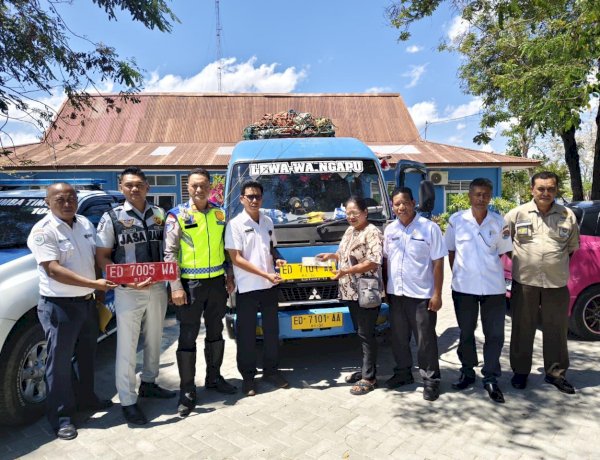 Satlantas Polres Sumba Timur Bersama Jasa Raharja dan Dishub Tertibkan Angkutan Hibah