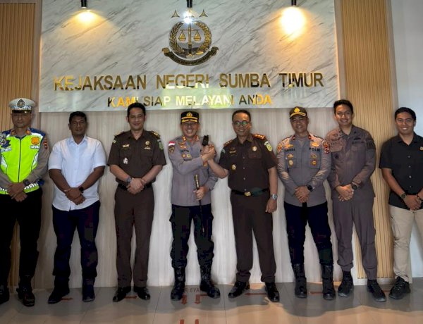 Kapolres Sumba Timur Silaturahmi ke Kejari, Perkuat Sinergi Penegakan Hukum