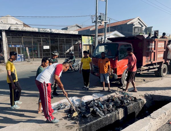 Wujudkan Lingkungan Bersih dan Sehat, Polres Sumba Timur Dukung Gerakan Jumat Bersih