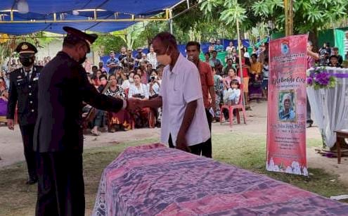 Kompol Putu Pariada, Pimpin Upacara Pemakaman Peltu Purnawirawan Daniel Wulang