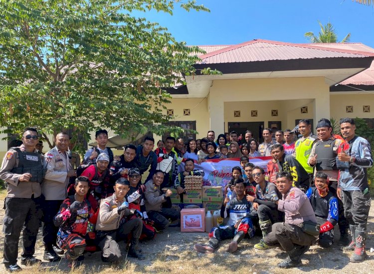 Trabas Presisi Polres Sumba Timur Bersama Comunitas Trael Waingapu Sambangi Panti SLB Kanatang Bagikan Bansos