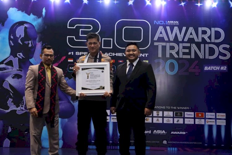 Kapolres Manggarai, AKBP Edwin Saleh, Raih Penghargaan Bergengsi dari Asia Choice Awards.