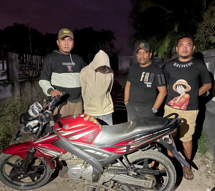 YKN, Terduga Pelaku Curanmor Diamankan Resmob Polres Sumba Timur Bersama Barang Bukti.