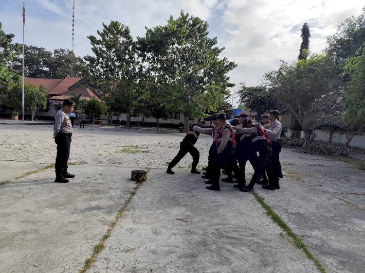 Asah Kemapuan, Polres Sumba Timur Lakukan Latihan Dalmas Jelang Pilkada 2024.