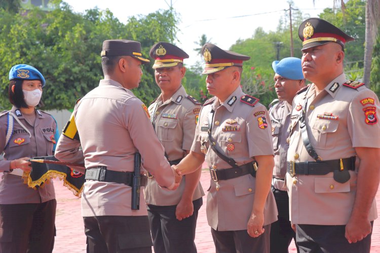 AKBP E. Jacky Serah Terimakan Dan Lantik Pejabat Baru Di Polres Sumba Timur