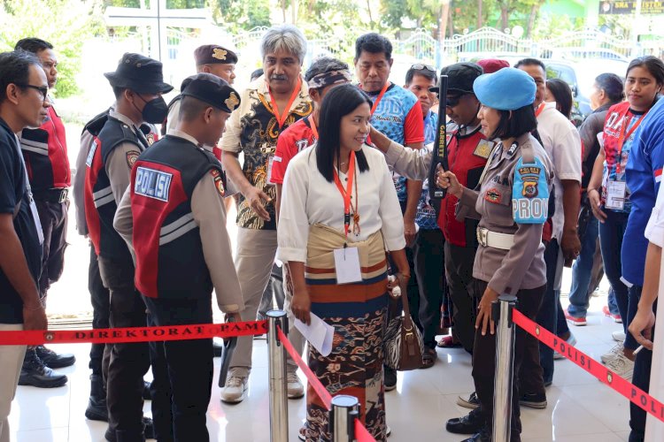 Rapat Pleno Penetapan Nomor Urut, Polres Sumba Timur Beri Pengamanan Maksimal Dan Humanis