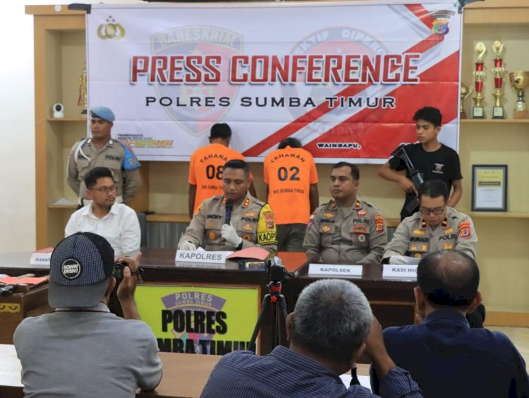 Konferensi Pers Kasus Pencurian Polres Sumba Timur: 2 Tersangka Ditangkap, 4 Buron