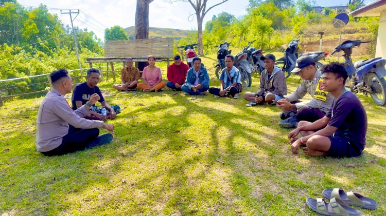 Polsek Paberiwai Gelar Kegiatan Jumat Curhat Dengan Warga Desa Kananggar