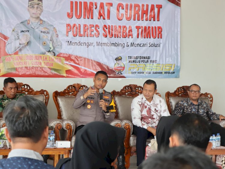 Kapolres Sumba Timur Gelar Jumat Curhat Di Bandara Umbu Mehang Kunda