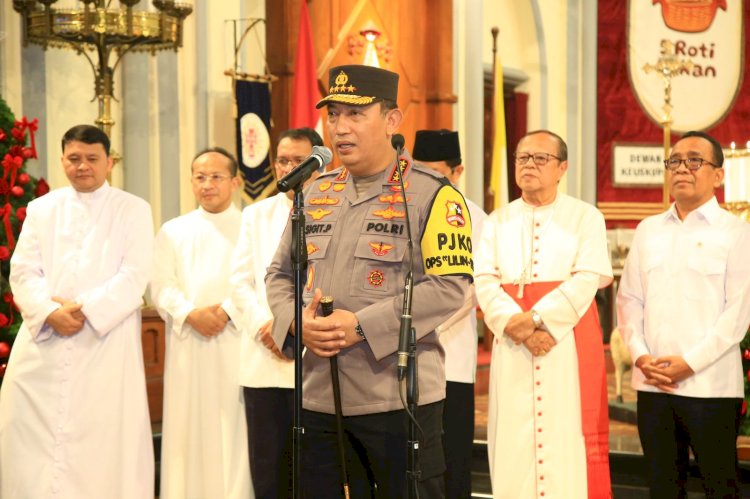 Misa Malam Natal Menkopolkam-Kapolri Sambangi Gereja Katedral Jakarta