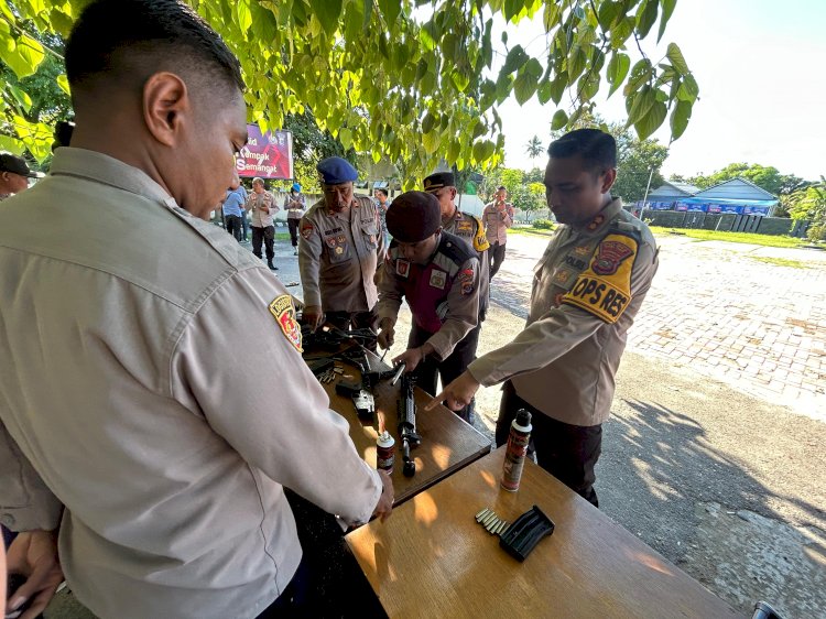 AKBP E. Jacky T. Umbu Kaledi, Pimpin Pemeriksaan Senpi Dinas di Mako Polres Sumba Timur