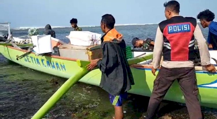 Polri Aktif Hadir di Pulau Terluar Salura: Berikan Himbauan Keselamatan Cuaca kepada Nelayan