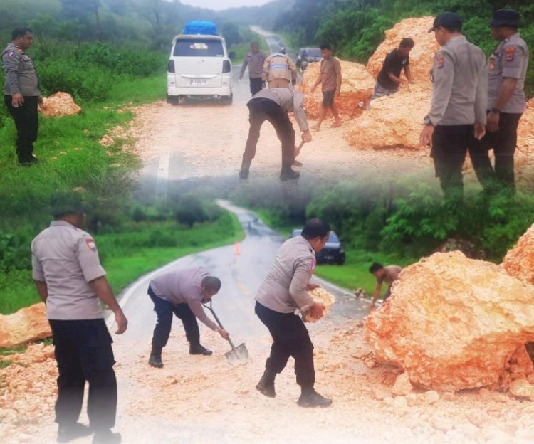 Penyelesaian Cepat: Polsek Lewa Bersama Masyarakat Bersihkan Tanah Longsor yang Mengganggu Lalu Lintas