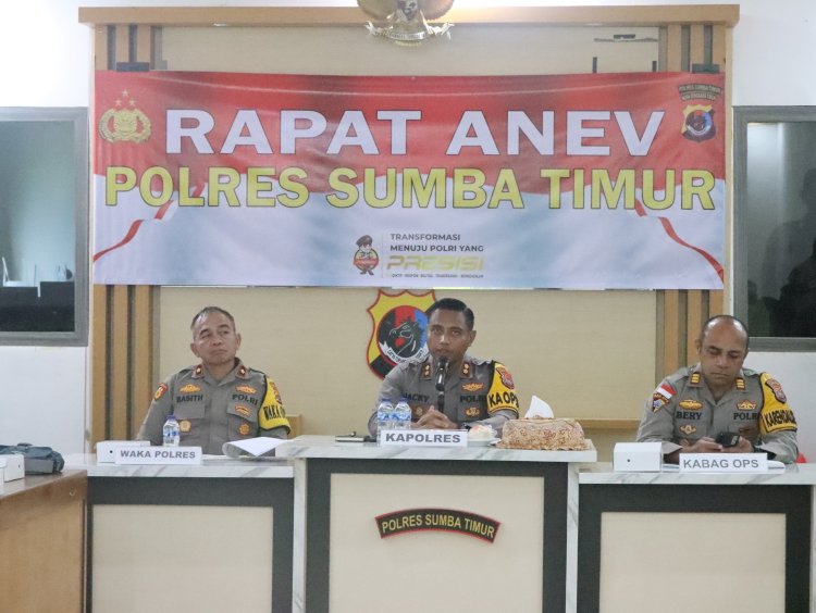 Polres Sumba Timur Gelar Rapat Analisa dan Evaluasi Kinerja Bulan Februari 2025