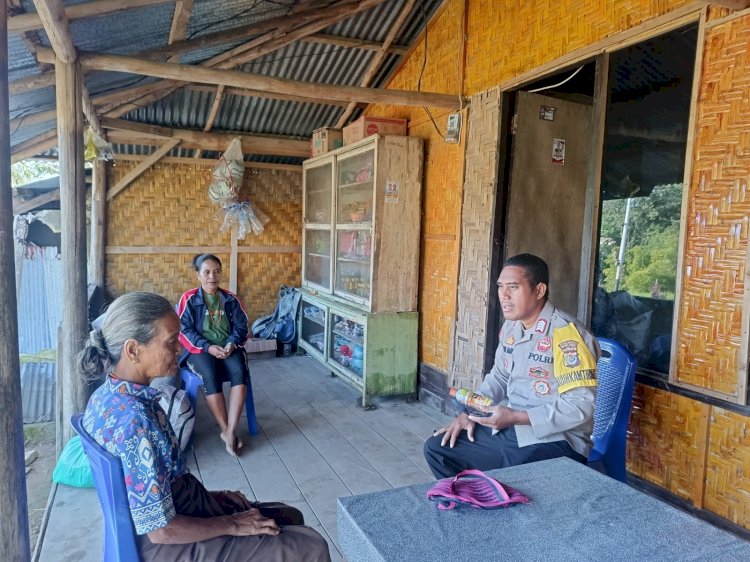 Bhabinkamtibmas Desa Katikuwai Sambangi Warga Desa Praibokul, Sampaikan Imbauan Penting