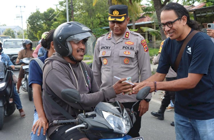 Wujud Polri Untuk Masyarakat, Polres Sumba Timur Laksanakan Pembagian Takjil dan Buka Puasa Bersama Media