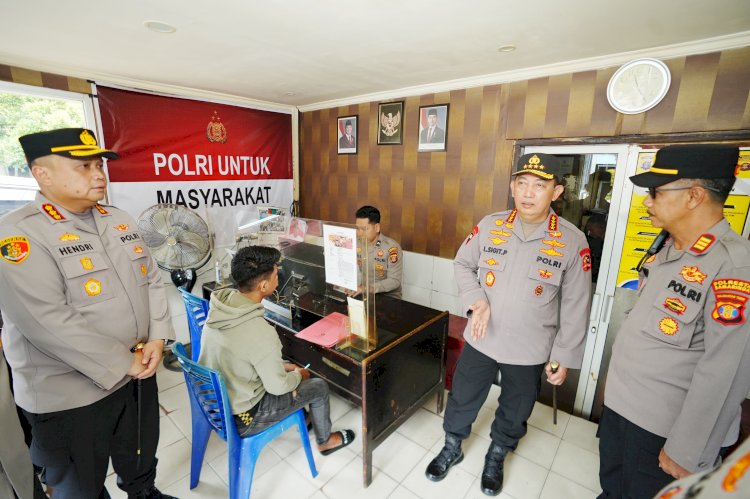 Sidak Polsek Samarinda Kota, Kapolri Tekankan Berantas Premanisme-Optimalkan Pelayanan
