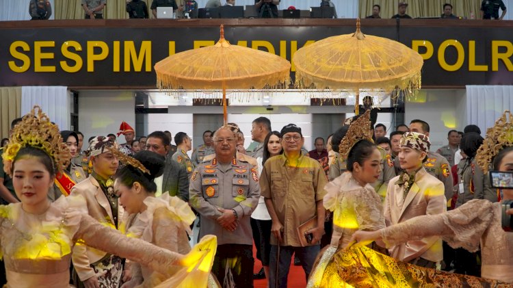 Seminar 'Polisi dan Masyarakat' Sespimma Lemdiklat Polri Angkatan 73 Raih Rekor MURI