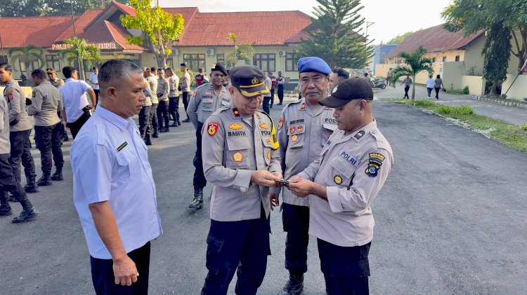 Propam Polres Sumba Timur Gelar Gaktiplin, Wakapolres Pimpin Langsung Pemeriksaan Personel