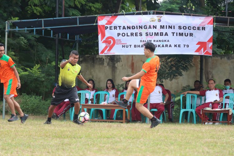 Menjalin Kebersamaan, Polres Sumba Timur Gelar Turnamen Mini Soccer Jelang HUT Bhayangkara ke-79