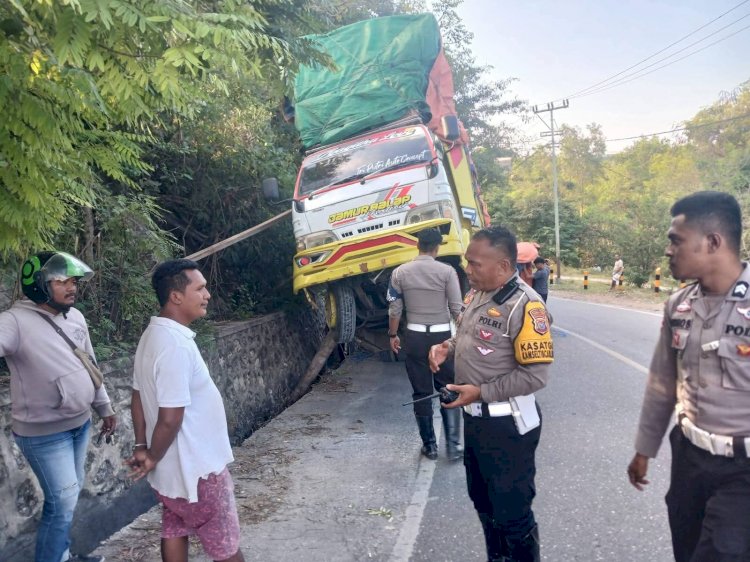 Satuan Lalu Lintas Polres Sumba Timur Terus Lakukan Imbauan kepada Pengemudi Kendaraan ODOL