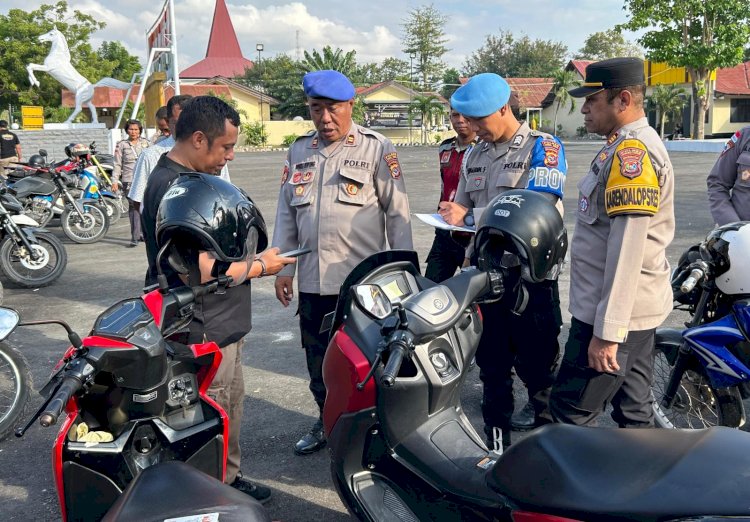 Polres Sumba Timur Gelar Pemeriksaan Internal Kelengkapan Kendaraan dan Administrasi Anggota