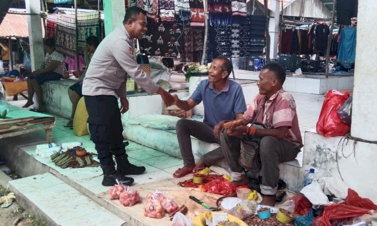 Polsek Umalulu Laksanakan Patroli Dialogis di Pasar Demi Jamin Keamanan dan Kenyamanan
