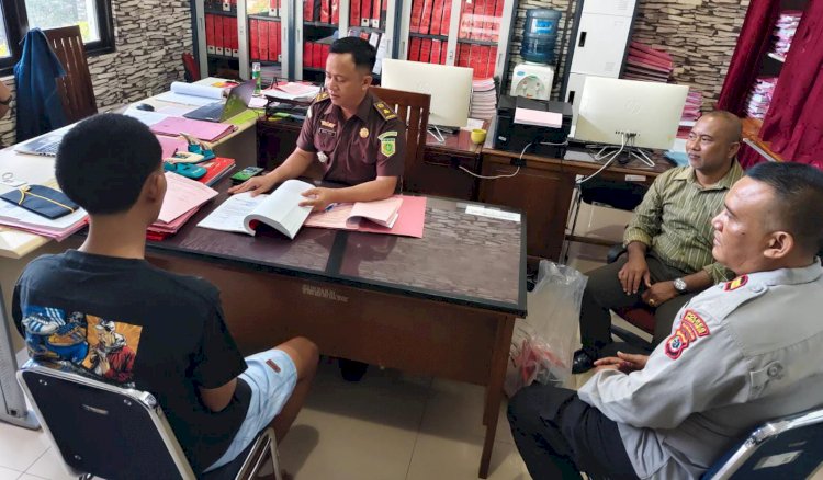 Berkas Perkara Lengkap, Polsek Pahunga Lodu Polres Sumba Timur Serahkan Tersangka JAA ke Kejari Waingapu