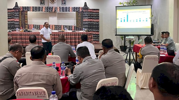 Penguatan Etika Profesi, Bidpropam Polda NTT Gelar Sosialisasi di Polres Sumba Timur