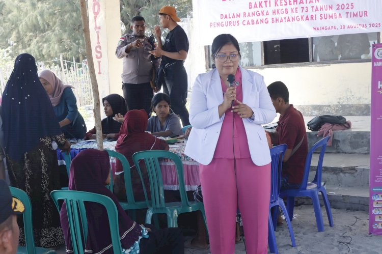 Kapolres Sumba Timur dan Ketua Bhayangkari Gelar Bhakti Kesehatan di Pulau Terluar