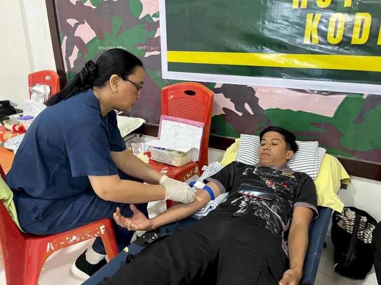 Sambut HUT TNI ke 80, Polres Sumba Timur Ikut Donor Darah di Makodim 1601