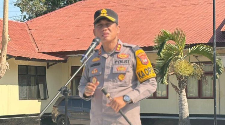 Kapolres Sumba Timur Tekankan Pentingnya Disiplin Pribadi dalam Apel Jam Pimpinan