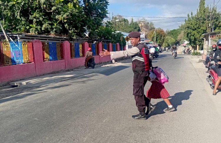 Sat Samapta Turun ke Jalan: Wujud Nyata Pelayanan Pagi Hari untuk Masyarakat Sumba Timur