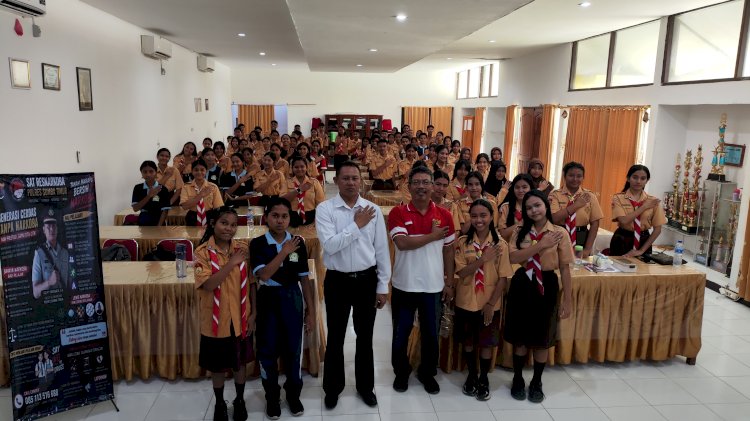 Polres Sumba Timur Gencarkan Sosialisasi “Pelajar Hebat, Tanpa Narkoba” di SMAN 2 Waingapu