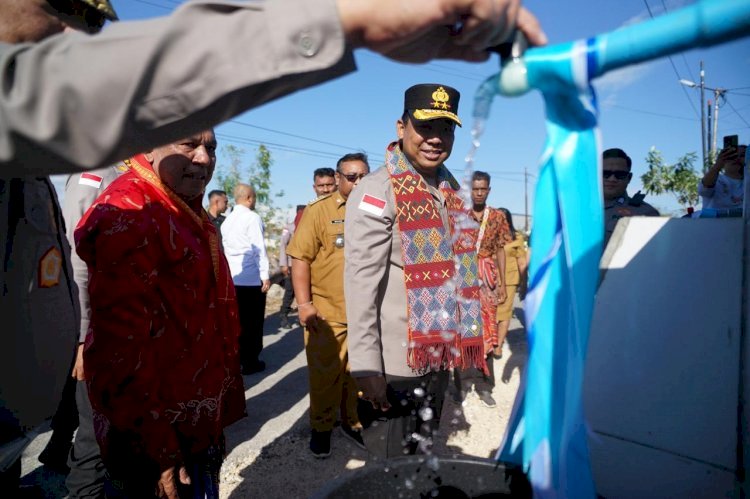 Kapolda NTT Resmikan 6 Titik Sumur Bor dan Salurkan Bantuan Sosial di Kota Kupang, Wujud Nyata “Polda NTT Penuh Kasih” pada Hari Bhayangkara ke-80