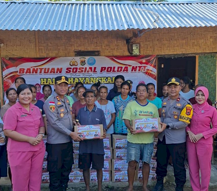 Polres Sumba Timur Hadir untuk Masyarakat, Salurkan Bantuan Sosial di Kelurahan Temu