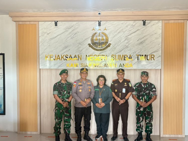 Perkuat Sinergi Antarlembaga, Kapolres Sumba Timur Jalin Silaturahmi
