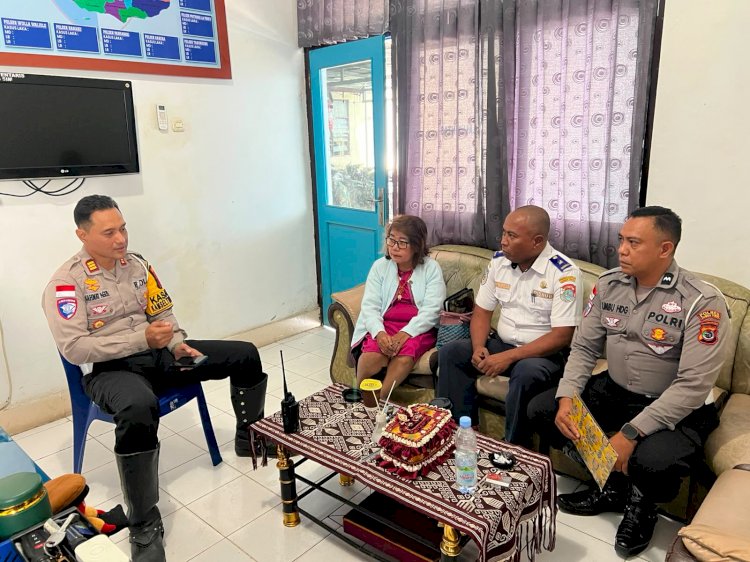 Satlantas Polres Sumba Timur dan Dishub Kolaborasi Tindak Lanjut Pengadaan serta Peremajaan Traffic Sign