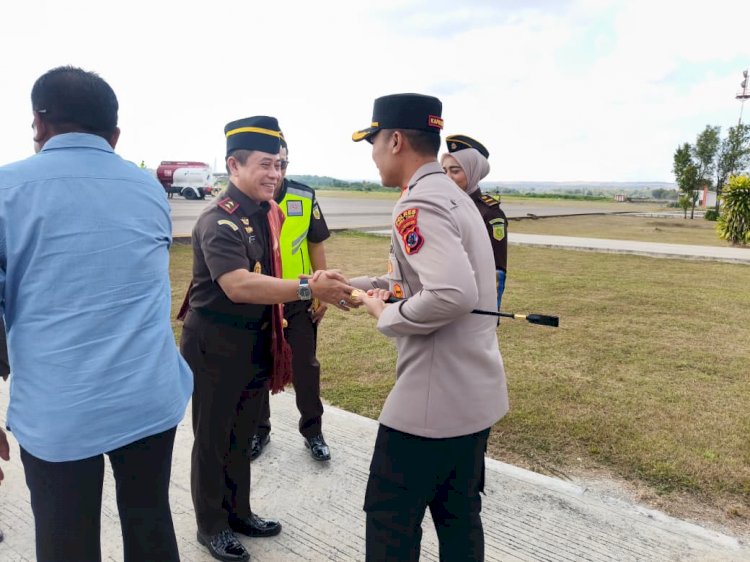 Kapolres Sumba Timur Hadiri Kunjungan Kerja Kajati NTT, Perkuat Sinergi Antarlembaga