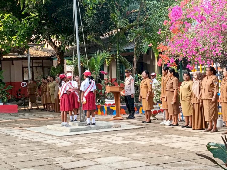 Cegah Bullying Sejak Dini, Kasat Binmas Polres Sumba Timur Edukasi Siswa SD Inpres Uma Mapu