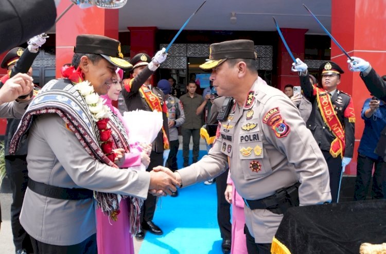 Haru dan Penuh Makna, Tradisi Pelepasan Komjen Pol. Rudi Darmoko di Mapolda NTT Diiringi Pesan: Teruslah Menjadi Inspirasi dan Teladan