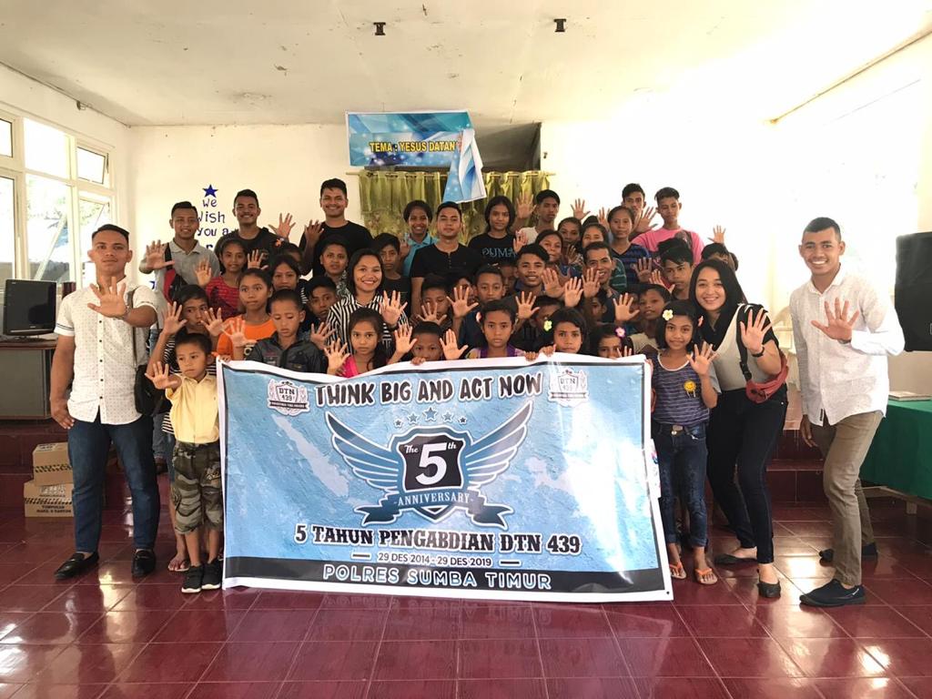DTN 439 Sumba Timur Berbagi Kasih di Anniversary ke 5